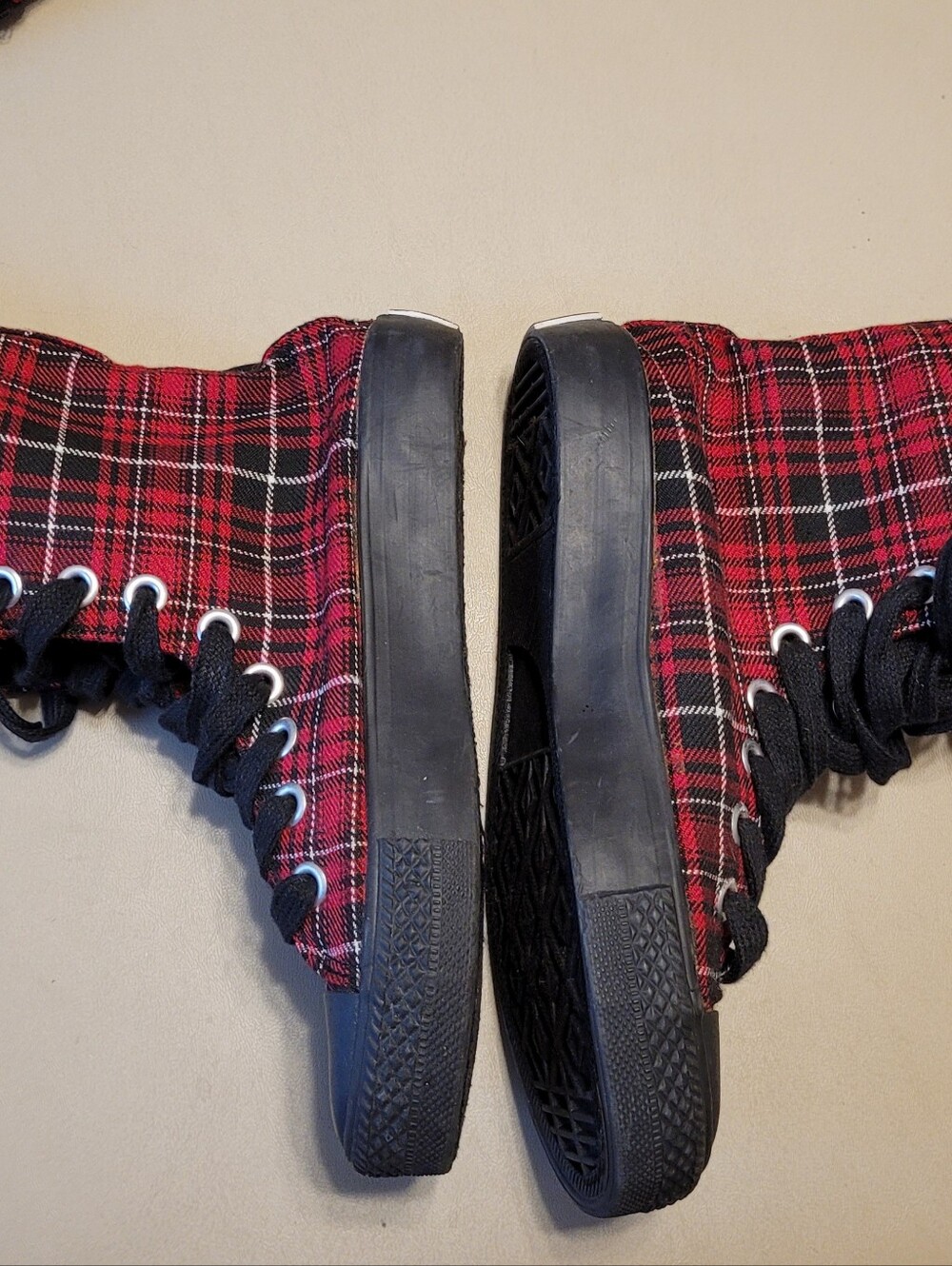 TUK - Red Plaid Lace-Up High-Top Women’s Sneakers.  Size 5 - Picture 5 of 8